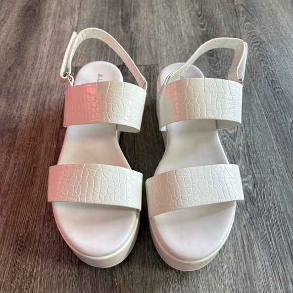 Aldo White Platform Sandals Size 10 - Picture 1 of 7